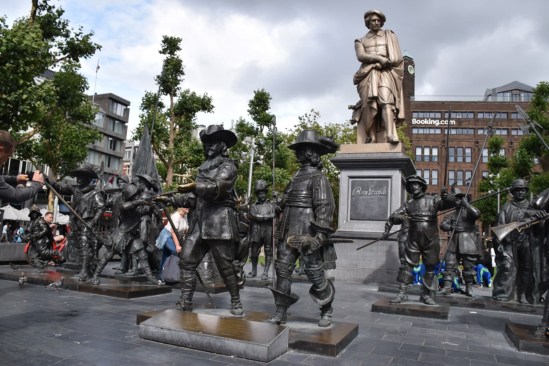 Late-Night Amsterdam: What Is Actually Open After Midnight